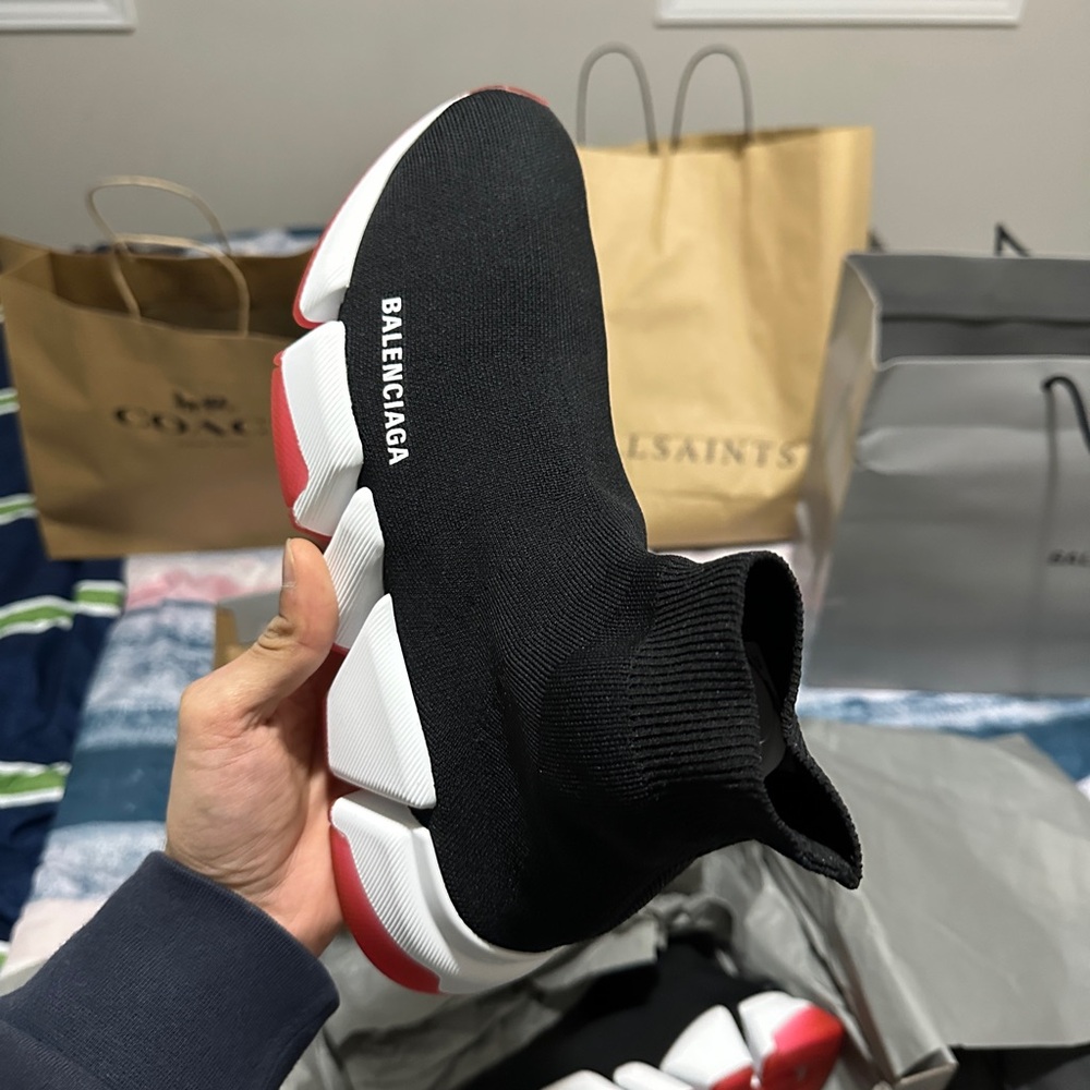 Balenciaga speed 2.0 recycled knit
US 7